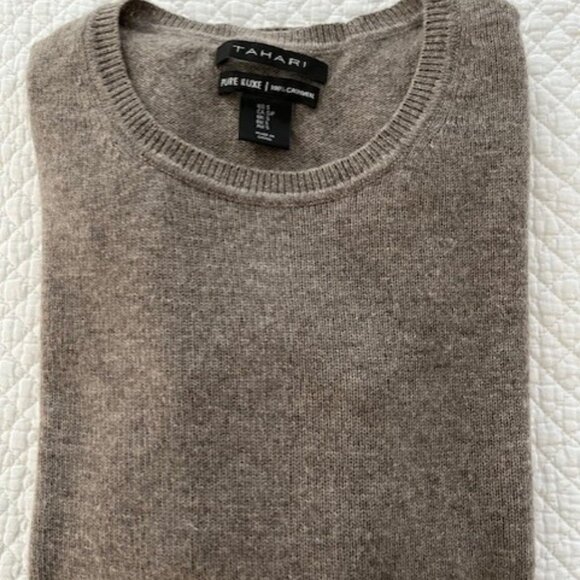Cashmere sweaters and one holiday sweater - Picture 9 of 15